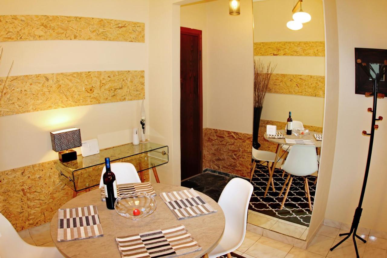 Stylish City Center Garden Apartment Atina Dış mekan fotoğraf
