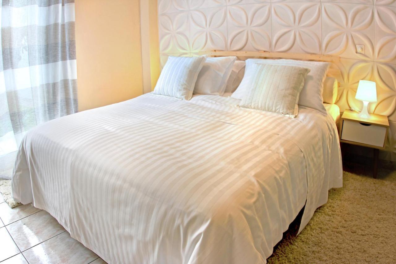 Stylish City Center Garden Apartment Atina Dış mekan fotoğraf